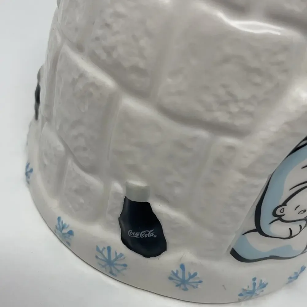 Vintage 2005 Coca-Cola polar bear igloo mug